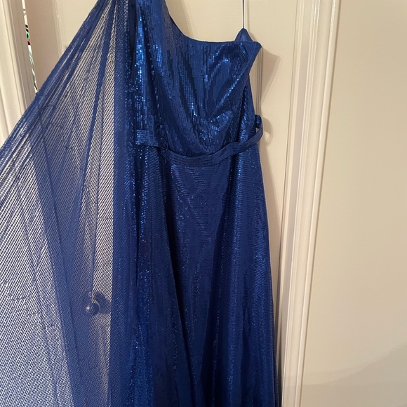 Sequins Dress from Rianna Couture 10/10 condition - Picture 2 of 2